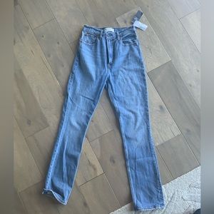 NWT Abercrombie Ultra High Rise 90s Slim Straight, size 26